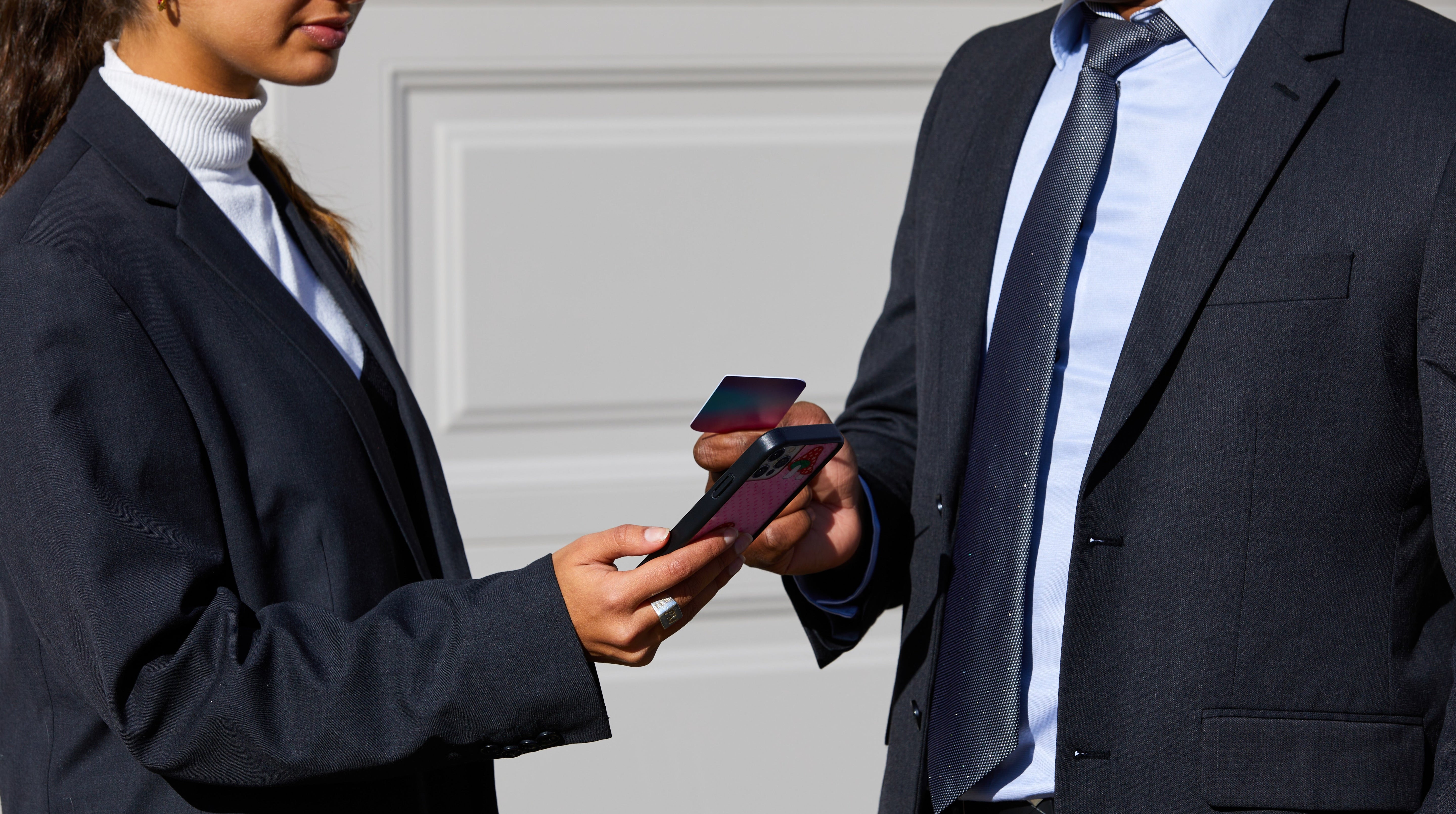 How NFC Business Cards Are Disrupting Traditional Sales Networking